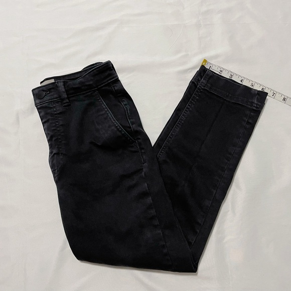 Everlane The Slim Leg Crop Pant in Washed Black - Picture 13 of 14